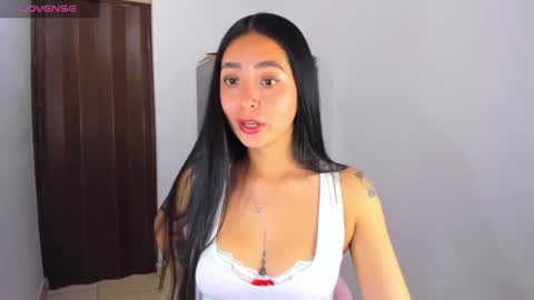 Snapshot of nathalie_rose chatting on June 11, 4:49 pm Nathalie online show from June 11, 4:49 pm