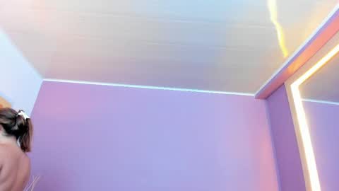 nathalie rossel online show from April 17, 7:06 pm