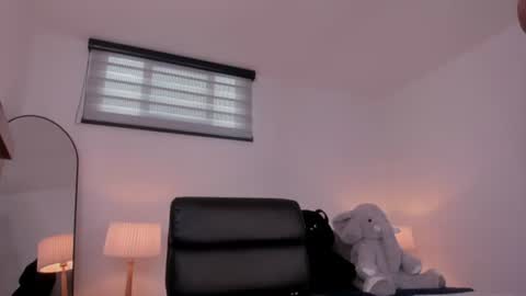 nathaly_laurentt online show from June 23, 12:47 pm