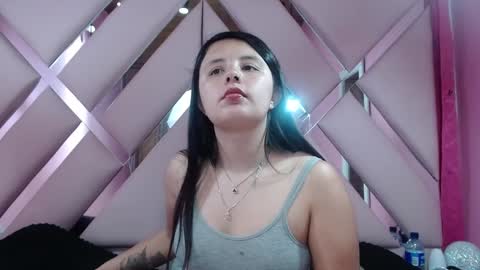 Snapshot of nathaly_low chatting on December 24, 7:17 am nathaly low online show from December 24, 7:17 am