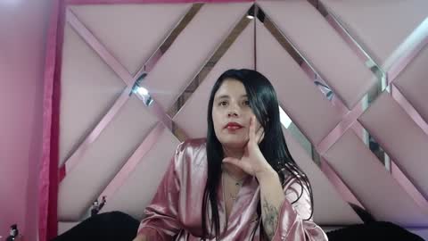 Snapshot of nathaly_low chatting on January 22, 6:52 am nathaly low online show from January 22, 6:52 am