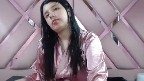 Snapshot of nathaly_low chatting on February 11, 10:15 am nathaly low online show from February 11, 10:15 am