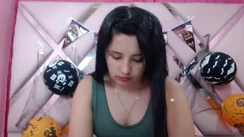 Snapshot of nathaly_low chatting on October 23, 3:06 am nathaly low online show from October 23, 3:06 am