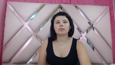 Snapshot of nathaly_low chatting on November 4, 2:54 am nathaly low online show from November 4, 2:54 am