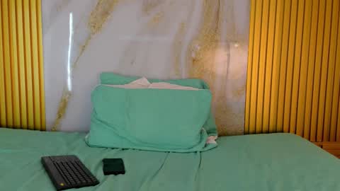 nathaly_matheo online show from January 7, 12:29 pm