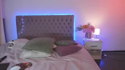 NathalyStars online show from April 25, 1:52 pm