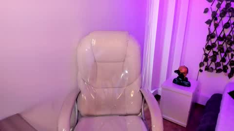 Snapshot of nathalyy_ds chatting on February 10, 7:18 pm nathalyy_ds online show from February 10, 7:18 pm