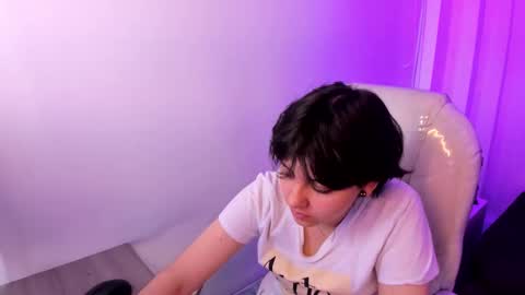 Snapshot of nathalyy_ds chatting on February 19, 7:43 pm nathalyy_ds online show from February 19, 7:43 pm