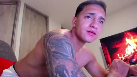 nathan_gross online show from May 14, 1:45 am