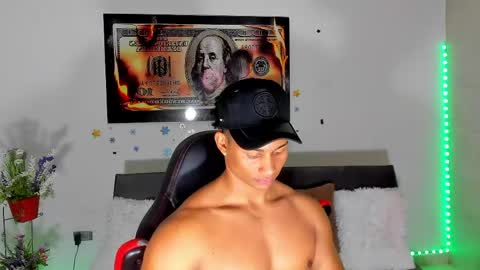 Snapshot of nathan_sexy247 chatting on May 2, 3:11 am Nathan online show from May 2, 3:11 am