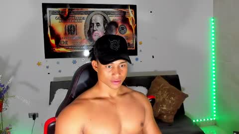 Snapshot of nathan_sexy247 chatting on May 7, 2:17 am Nathan online show from May 7, 2:17 am