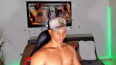 Snapshot of nathan_sexy247 chatting on May 13, 2:42 am Nathan online show from May 13, 2:42 am
