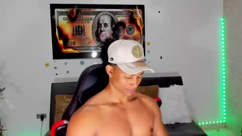 Snapshot of nathan_sexy247 chatting on May 14, 2:51 am Nathan online show from May 14, 2:51 am