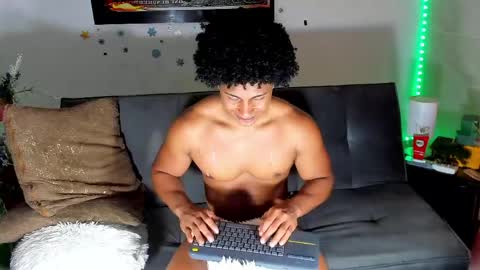 Snapshot of nathan_sexy247 chatting on June 5, 3:18 pm Nathan online show from June 5, 3:18 pm