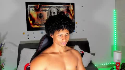 Snapshot of nathan_sexy247 chatting on June 9, 12:44 am Nathan online show from June 9, 12:44 am