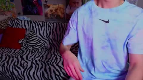 N A T H AN online show from November 14, 5:33 pm