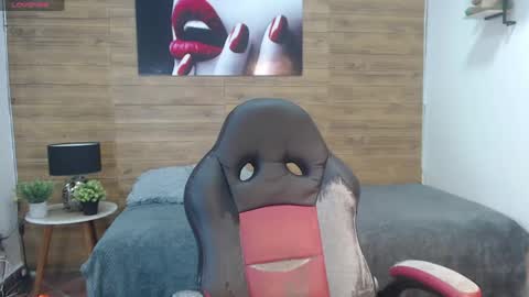 nathanclay online show from April 1, 3:40 am