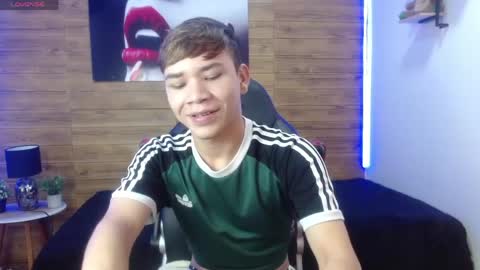 Snapshot of nathanclay chatting on May 15, 1:07 pm nathanclay online show from May 15, 1:07 pm