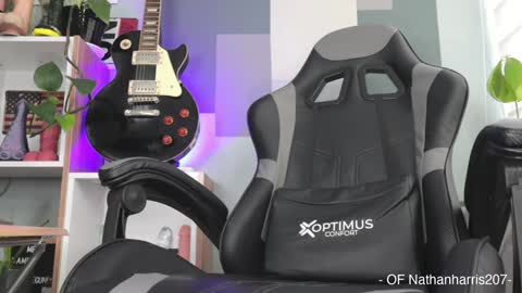 Snapshot of nathanharris207 chatting on February 8, 8:21 pm Nathan Harris online show from February 8, 8:21 pm