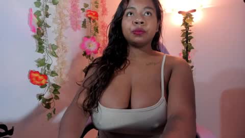 Snapshot of nathasha_jhonsom_ chatting on May 31, 8:54 pm Naty online show from May 31, 8:54 pm