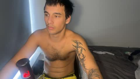 native_boy2 online show from April 21, 2:37 am