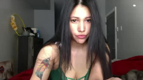 Snapshot of nativeprincessxoxo chatting on February 7, 9:48 pm nativeprincessxoxo online show from February 7, 9:48 pm