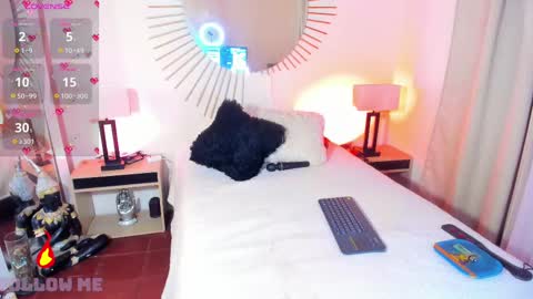 andrea Instagram..natta smithh online show from February 12, 3:07 am