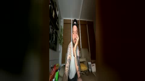 Snapshot of natti_daddy chatting on June 9, 3:29 am Nattidaddy online show from June 9, 3:29 am