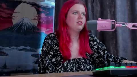 Snapshot of nattinred chatting on June 5, 6:52 am Pure evil Nat NONUDE GODDESS online show from June 5, 6:52 am