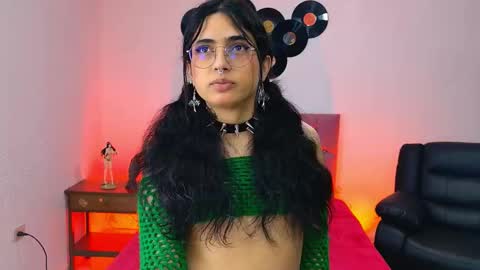 Snapshot of nattrose_ chatting on September 23, 11:02 am Natt  online show from September 23, 11:02 am