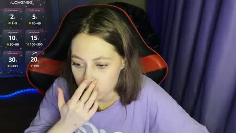 natural_babe666 online show from April 21, 1:42 am