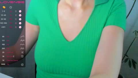 Snapshot of natural_form chatting on December 4, 9:51 am peach online show from December 4, 9:51 am