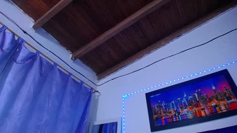  Annie  online show from January 25, 9:36 am