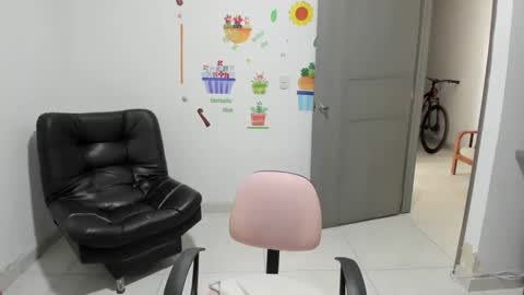 Andrea  online show from February 10, 2:59 pm