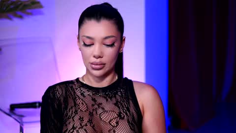 Naty online show from December 23, 7:52 pm