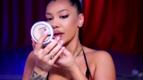 Naty online show from December 24, 6:39 pm