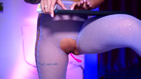 Naty online show from December 29, 1:24 am