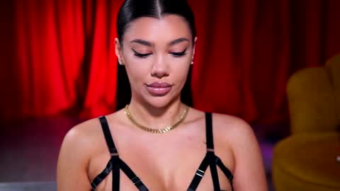 Naty online show from January 6, 7:13 pm