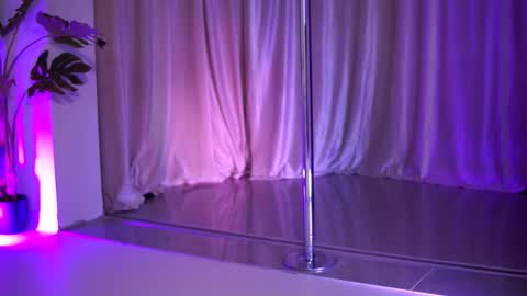 Naty online show from March 5, 8:05 pm