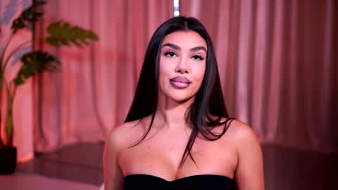 Naty online show from April 2, 7:00 pm