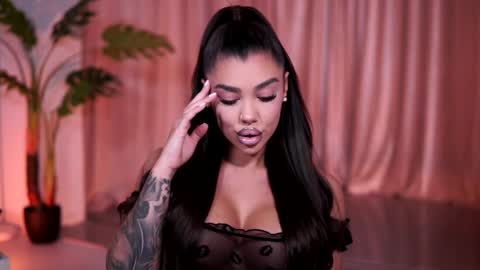 Naty online show from April 6, 6:53 pm