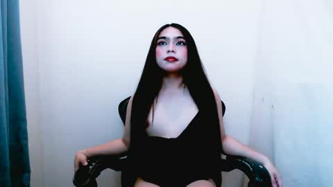 naughtcummer_yllana online show from May 1, 1:21 am