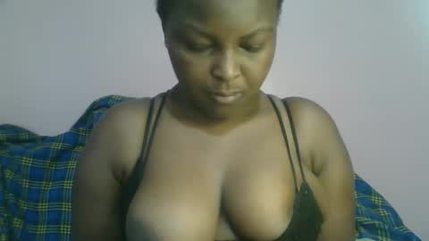 Snapshot of naughti_garlie chatting on October 29, 7:43 am naughti_garlie online show from October 29, 7:43 am