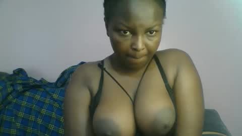 Snapshot of naughti_garlie chatting on November 16, 8:31 am naughti_garlie online show from November 16, 8:31 am