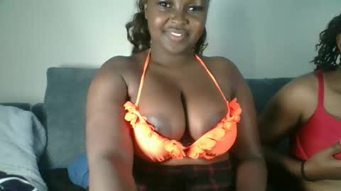 naughti_garlie online show from April 2, 4:54 am