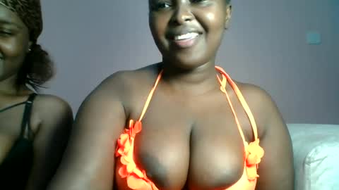 Snapshot of naughti_garlie chatting on July 2, 3:23 am naughti_garlie online show from July 2, 3:23 am