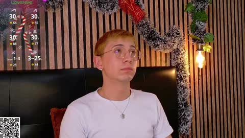 Christopher  Chris online show from December 18, 3:55 pm