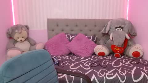 Snapshot of naughty_ariel chatting on February 11, 6:55 pm Zoe online show from February 11, 6:55 pm