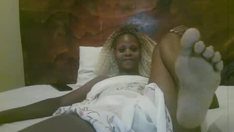 Snapshot of naughty_babe000 chatting on May 16, 6:32 am alisha online show from May 16, 6:32 am
