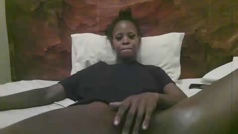 Snapshot of naughty_babe000 chatting on June 7, 3:10 am alisha online show from June 7, 3:10 am